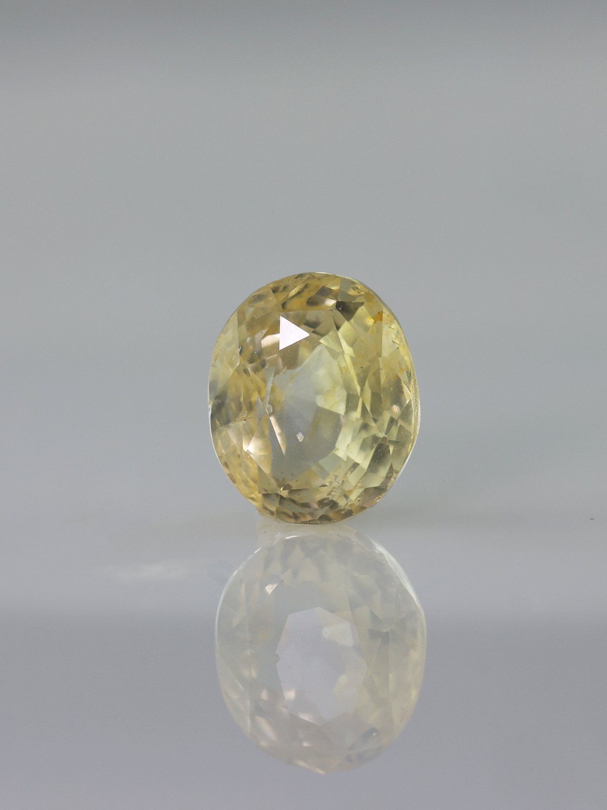 Yellow Sapphire - 4.64Ct.