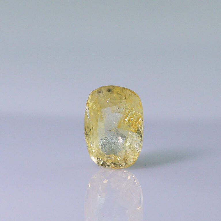NATURAL YELLOW SAPPHIRE - 5.81CT