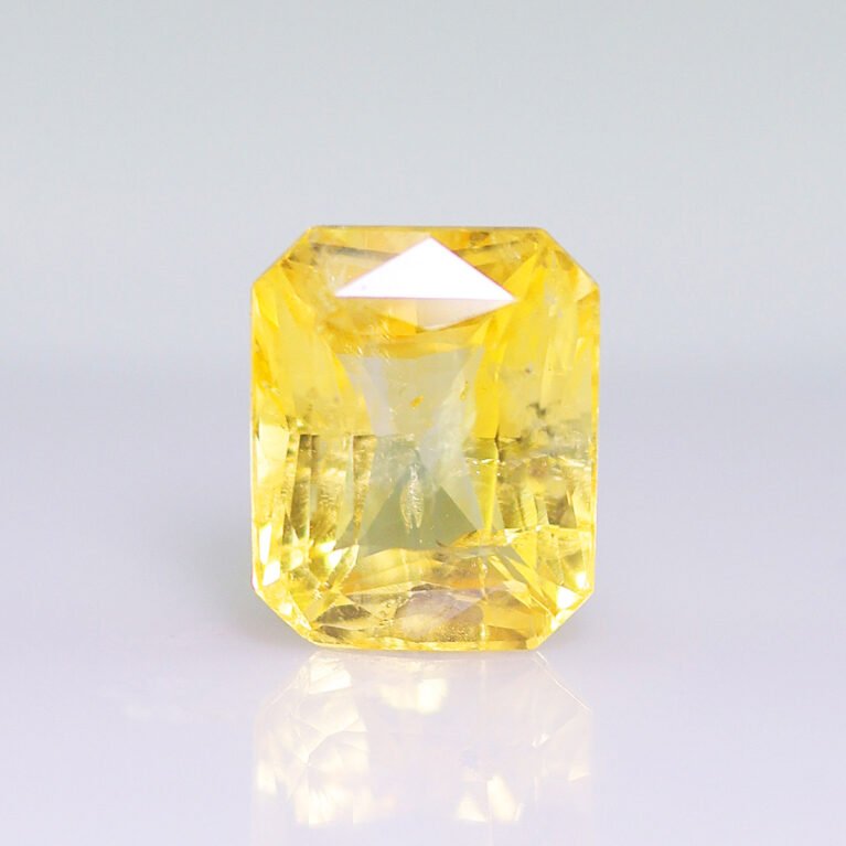 NATURAL YELLOW SAPPHIRE - 8.19CT