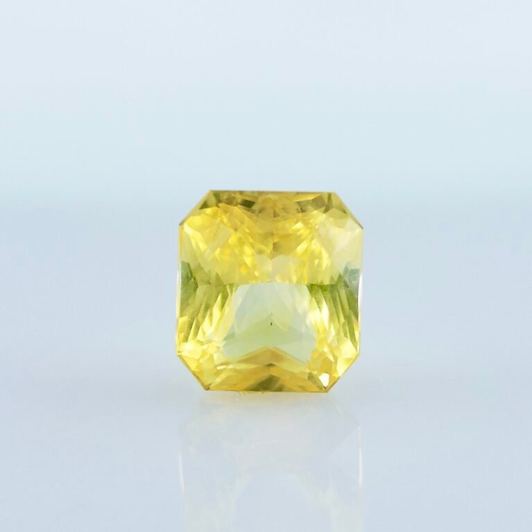 NATURAL YELLOW SAPPHIRE - 7.88CT