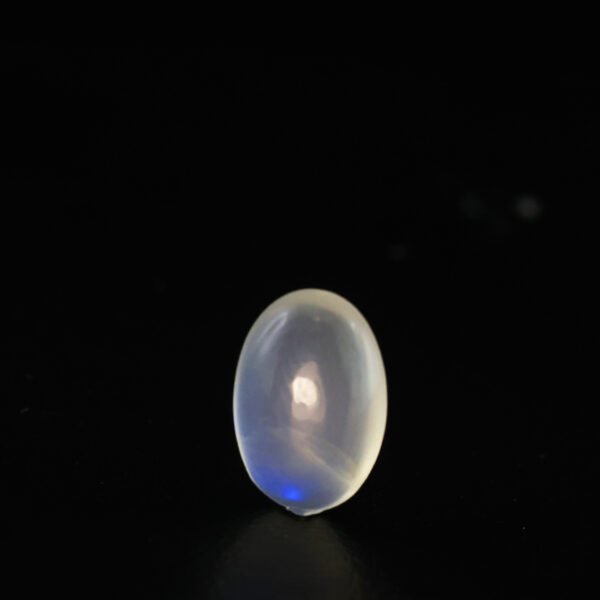 Rainbow Moonstone - 4.57CT ( 5.01 Ratti )